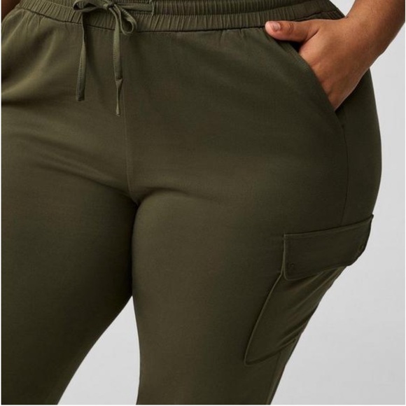 Torrid 3X relaxed fit cargo jogger - Picture 3 of 12